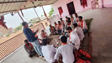 भाजपा की बैठक चारणवाला में आयोजित हुई
#rahulsewagjhajhu #kolayatnews #anshumansinghbhati #dpknews #LatestNews