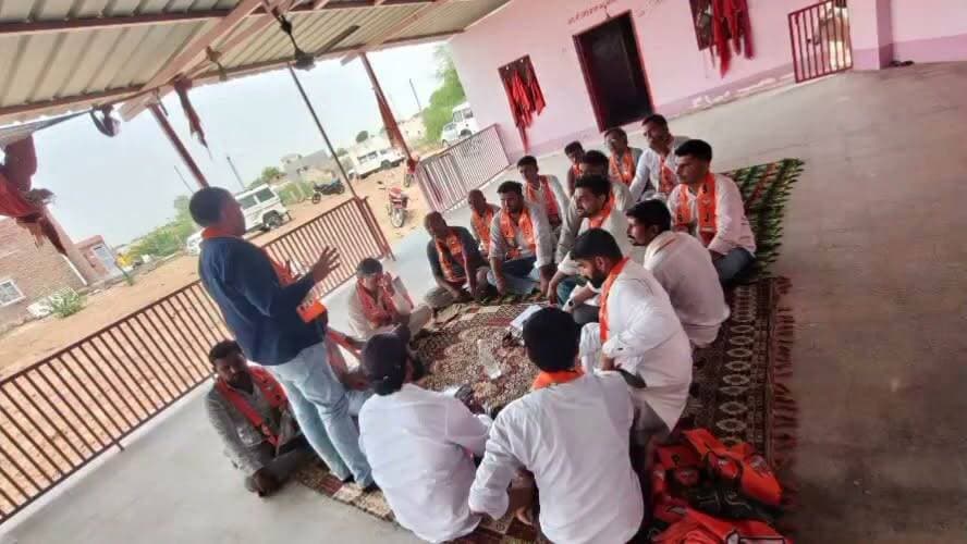 भाजपा की बैठक चारणवाला में आयोजित हुई
#rahulsewagjhajhu #kolayatnews #anshumansinghbhati #dpknews #LatestNews