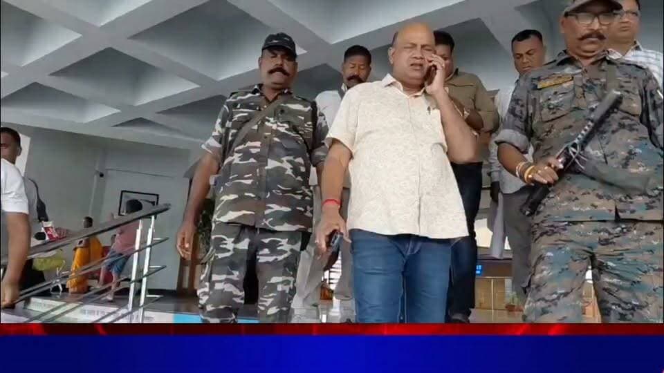 प्रिंस खान से पहले उसके गॉड फादर को करना होगा टारगेट: विधायक अरुफ चटर्जी।
#NewsUpdate #manishjha #mla #Princekhan #police #dhanbad #breaking #nirsa #crime #viralvideochallenge