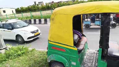 रुद्रपुर में दर्दनाक हादसा: चलते टेंपो का टायर निकला, चालक अस्पताल पहुंचा।
#Rudrapur #Accident #TempoAccident #BreakingNews #UttarakhandNews #RoadSafety