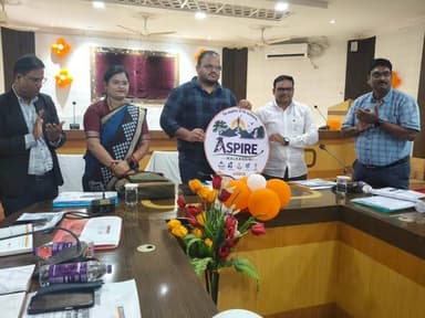 ମାଲକାନଗିରି : ଆସ୍ପାୟର' (ASPIRE) ର ଶୁଭାରମ୍ଭ:
ଦଶମ ଶ୍ରେଣୀ ବୋର୍ଡ ପରୀକ୍ଷାରେ ଛାତ୍ରଛାତ୍ରୀଙ୍କ ଫଳାଫଳରେ ସୁଧାର ଆଣିବା ପାଇଁ ଚାଲୁଥିବା ସ୍ୱତନ୍ତ୍ର କାର୍ଯ୍ୟକ୍ରମ 'ଆସ୍ପାୟର'ର ଲୋଗୋ ଏବଂ ଜର୍ନାଲକୁ ଜିଲ୍ଲାପାଳ, ଜିଲ୍ଲା ମଙ୍ଗଳ ଅଧିକାରୀ ଓ ଜିଲ୍ଲା ଶିକ୍ଷା ଅଧିକାରୀଙ୍କ ଦ୍ୱାରା ଉନ୍ମୋଚନ କରାଯାଇଛି।
#MalkangiriNews