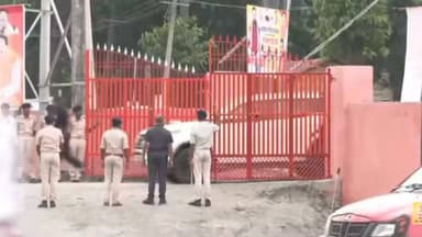 #Live: अररिया जिला अन्तर्गत प्रखंड फारबिसगंज के हरिपुर पंचायत सरकार भवन परिसर स्थित सहयोग शिविर कार्यक्रम में...