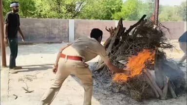 बीकानेर पुलिस ने मानवता का परिचय दिया, अज्ञात शव का पोस्टमार्टम करवाया
#rahulsewagjhajhu #kolayatnews #dpknews #bikanerpolice #LatestNews #पुलिससहयोग