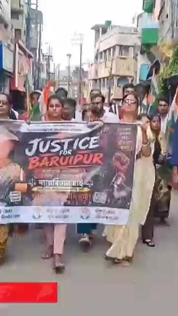 বারুইপুর কাণ্ডের প্রতিবাদে বাঁকুড়ায় কালো কাপড় ও মোমবাতি নিয়ে জেলা কংগ্রেসের মিছিল