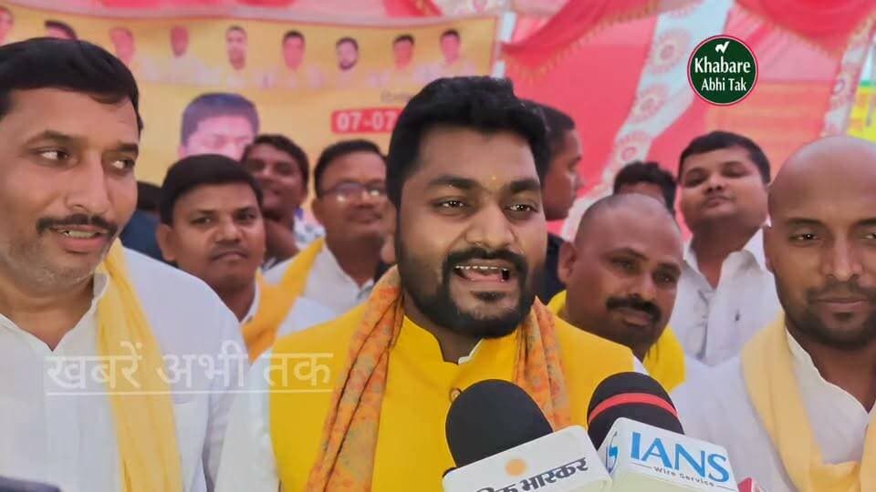 अगला बजट आते ही अखिलेश यादव को 1–2रुपए का चेक भिजवा देंगे, डॉ. अरविंद राजभर का बड़ा बयान
#DrArvindRajbhar #AkhileshYadav #SBSP #UPPolitics #MauNews