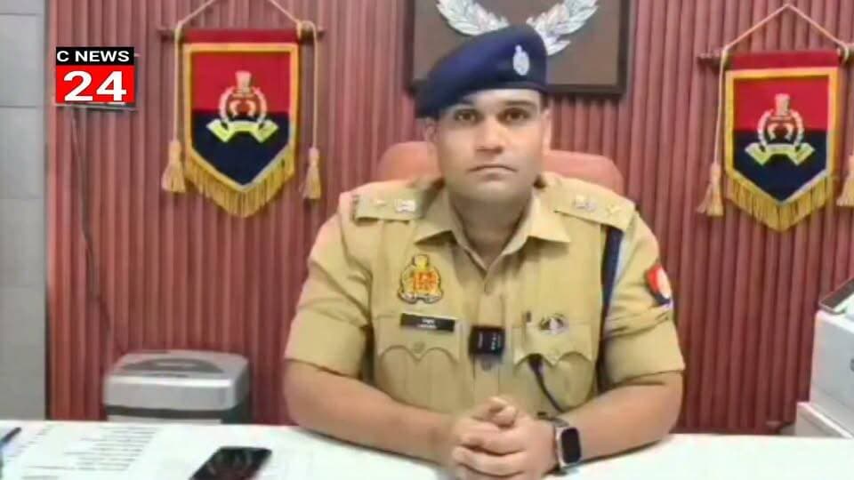 यूपी के अमरोहा में नाबालिक छात्रा से रेप एसपी ने तत्काल चौकी इंचार्ज को किया सस्पेंड
#fbviral #AmrohaNews #Amroha #CNews24