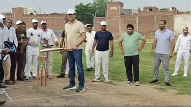 #अलीगढ़ #स्वच्छता के साथ स्वास्थ्य का संदेश देने मैदान पर उतरे #नगर आयुक्त-अलीगढ़ स्वच्छता वॉरियर्स प्रीमियर लीग (ASWPL)-2026 का किया शुभारंभ