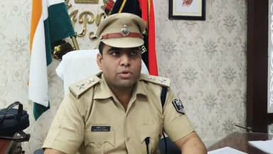 🚨 72 घंटे में डबल मर्डर मिस्ट्री सॉल्व!
🔫 दोहरे हत्याकांड का मुख्य आरोपी बेगूसराय से गिरफ्तार, पूछताछ में उगला बड़ा राज! एसपी अमितेश कुमार ने की प्रेस वार्ता।
#Amarpur #Banka #BankaPolice #DoubleMurder #CrimeNews #BreakingNews #BiharNews #Begusarai #PoliceAction #LatestNews #Justice #ViralNews #BiharNews #balliadoublemurder #Newsbanka