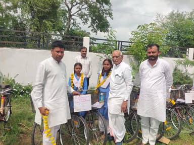 नि:शुल्क साइकिल वितरण योजना के तहत विधायक श्री विश्वनाथ सिंह पटेल ने विद्यार्थियों को वितरित की साईकिलें
नि:शुल्क साईकिल वितरण योजना से 78 छात्र-छात्राओं को मिला लाभ
RM: https://t.co/kyCEBH7Yob
#Narsinghpur https://t.co/3Weg8bF5Np