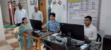 पूर्व सैनिकों, विधवाओं और उनके आश्रितों को सुलभ चिकित्सा सुविधा प्रदान करने के लिए "मोबाइल ईसीएचएस पॉलीक्लिनिक" द्वारा स्वास्थ्य परीक्षण शिविर का आयोजन जिला सैनिक कल्याण कार्यालय नरसिंहपुर में बुधवार को किया गया।
RM: https://t.co/DWmH243Rx6
#Narsinghpur https://t.co/F512dpdTeO