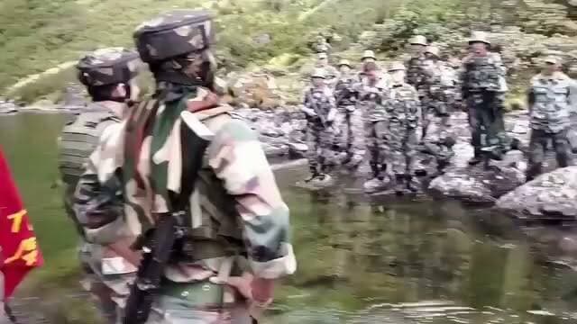 ये सब अफवाहें ही हैं, जो कुछ लोग फैला रहे हैं। भारतीय सेना ने साफ-साफ कहा है – कोई नई घुसपैठ नहीं हुई। हमारे वीर जवान सरहद पर डटे हुए हैं, हर इंच ज़मीन की रक्षा कर रहे हैं। चीन की हिम्मत नहीं कि एक कदम भी अंदर रख सके! Jai Hind! 🙏
#जयहिंद
#जयजवान