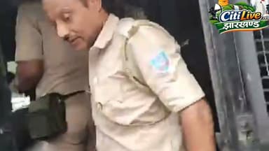 डीडी बार के बाहर हुई चर्चित हिमांशु सिंह हत्याकांड में शामिल मुख्य आरोपी विश्वनाथ मंडल उर्फ बोदरा ने किया कोर्ट में सरेंडर।
#citilivejharkhand #foryouシ #nonfollowers #marder Part 5