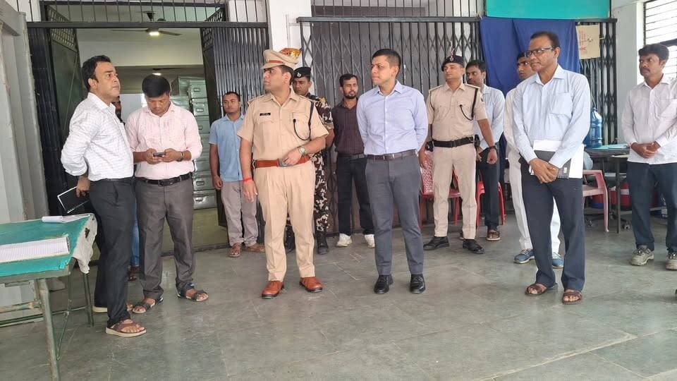 <nis:link nis:type=tag nis:id=बांका nis:value=बांका nis:enabled=true nis:link/> डीएम अंशुल अग्रवाल एवं एसपी अमितेश कुमार ने समाहरणालय परिसर स्थित स्ट्रांग रूम का किया निरीक्षण
<nis:link nis:type=tag nis:id=dmbanka nis:value=dmbanka nis:enabled=true nis:link/> <nis:link nis:type=tag nis:id=cmbihar nis:value=CMBihar nis:enabled=true nis:link/>
