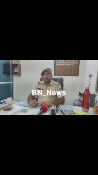 #कोटपूतली पुलिस कार्रवाई के दौरान स्कॉर्पियो सवार युवकों ने की हूटिंग,डीएसपी लक्ष्मी सुथार ने कंट्रोल रूम को दी तत्काल सूचना,सूचना मिलते ही बहरोड़ सदर थाना पुलिस ने की नाकाबंदी,ब्लैक स्कॉर्पियो समेत 6 युवकों को पुलिस ने किया दस्तयाब,पूछताछ के लिए सभी युवकों को थाने लाया गया,जांच के बाद आगे की विधिक कार्रवाई करेगी पुलिस.....