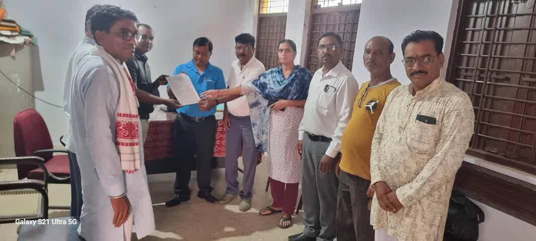 सेगांव: शिक्षकों के लंबित प्रकरणों के निराकरण को लेकर शिक्षक संघ ने बीईओ को सौंपा ज्ञापन #सेगावन्यूज़ #शिक्षकसंघ #ज्ञापन