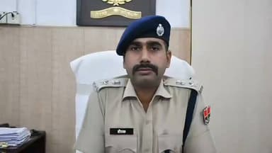 फेक वीडियो से रहें सावधान,श्रीगंगानगर में 13 वर्षीय बालिका दुष्कर्म केस में पुलिस का अलर्ट-गलत वीडियो शेयर किया तो सीधे होगी कार्रवाई
श्रीगंगानगर में नाबालिग से दुष्कर्म मामले को लेकर सोशल मीडिया पर वायरल हो रहे वीडियो को पुलिस ने पूरी तरह फर्जी और भ्रामक बताया है। अतिरिक्त पुलिस अधीक्षक दीपक शर्मा ने आमजन से अपील की है कि किसी भी अनसर्टिफाइड वीडियो को शेयर या फॉरवर्ड न करें। पुलिस ने चेतावनी दी है कि पीड़िता की पहचान उजागर करने या भ्रामक सामग्री फैलाने वालों के खिलाफ सख्त कानूनी कार्रवाई की जाएगी।
#Hashtags:
#Sriganganagar #Rajasthan #FakeVideoAlert #PoliceWarning #SocialMedia #BreakingNews #DucNewsRajasthan #CrimeNews #ViralNews #FactCheck