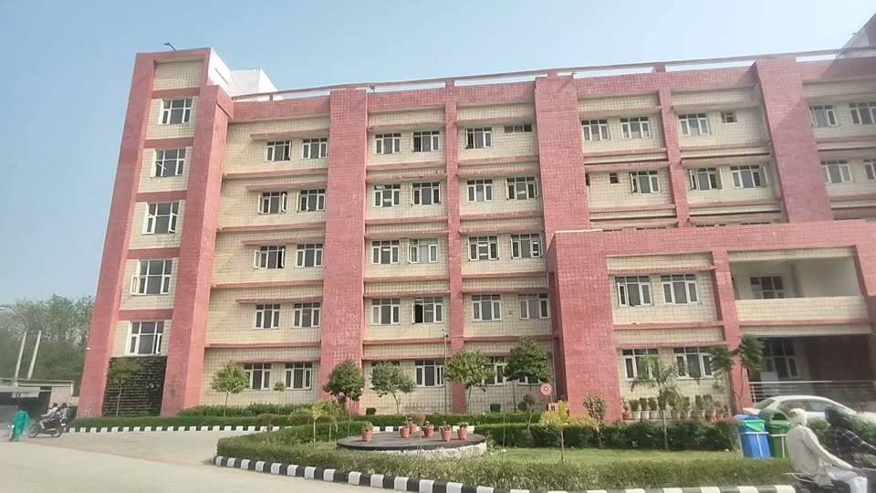 यमुनानगर गंभीर बीमारी से जंग, आर्थिक मदद का इंतजार, थैलेसीमिया मरीजों की सरकार से अपील,कब मिलेगी 3 हजार रुपये की पेंशन?थैलेसीमिया और हीमोफीलिया मरीजों का सवाल।।
#Thalassemia #Hemophilia #Haryana #Yamunanagar #DisabilityPension #SocialSecurity #Healthcare #BloodDisorder #PatientSupport #SaveLives #HealthNews #HaryanaGovernment #AKNewsHaryana #MedicalSupport #PublicInterest