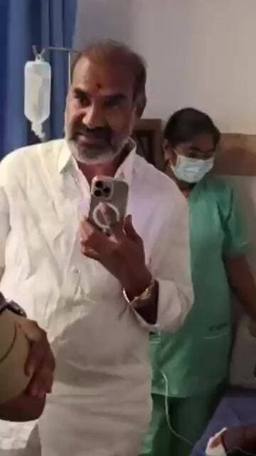 రోడ్డు ప్రమాద బాధితులను వేములవాడ ఆస్పత్రిలో పరామర్శించిన ప్రభుత్వ విప్ ఆది శ్రీనివాస్