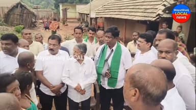 #କେନ୍ଦୁଝର_ପହଞ୍ଚିଲେ_ବିଜେଡିର_ପ୍ରତିନିଧି_ମଣ୍ଡଳୀ#
ବିଜୁ ଜନତା ଦଳ,ଓଡିଶା ର ସଭାପତି ତଥା ବିରୋଧୀ ଦଳ ନେତା ନବୀନ ପଟ୍ଟନାୟକ ଙ୍କ ନିର୍ଦ୍ଦେଶକ୍ରମେ ବିଜୁ ଜନତା ଦଳର ପ୍ରତିନିଧି ମଣ୍ଡଳୀ କେନ୍ଦୁଝର ଜିଲ୍ଲାର ବାଂଶପାଳ ବ୍ଲକ୍ କୋଡ଼ିପଶା ଗ୍ରାମରେ ପହଞ୍ଚି ତାମିଲନାଡୁ ଗ୍ୟାସ ଦୁର୍ଘଟଣାରେ ପ୍ରାଣ ହରାଇଥିବା ସ୍ୱର୍ଗତ ଫୁଲମଣି ଜୁଆଙ୍ଗ ଓ ସ୍ୱର୍ଗତ ସଜନୀ ଜୁଆଙ୍ଗଙ୍କ ପରିବାରବର୍ଗଙ୍କୁ ସାକ୍ଷାତ କରି ଗଭୀର ସମବେଦନା ଜଣାଇଥିଲେ।ଏହି ଦୁଃଖଦ ଘଟଣା କେବଳ ଦୁର୍ଘଟଣା ନୁହେଁ, ବରଂ ରାଜ୍ୟ ସରକାରଙ୍କ ଦାଦନ ସମସ୍ୟା ରୋକିବାରେ ବିଫଳତାର ଏକ ନଗ୍ନ ଚିତ୍ର ହୋଇଥିବା ବେଳେ ଆଦିବାସୀ ଅଞ୍ଚଳର ଯୁବକ ଯୁବତୀମାନେ ଜୀବିକାର ସନ୍ଧାନରେ ରାଜ୍ୟ ବାହାରକୁ ଯିବାକୁ ବାଧ୍ୟ ହେଉଛନ୍ତି, ଏବଂ ସେହି ଅବହେଳାର ପରିଣାମ ସେମାନଙ୍କୁ ଜୀବନ ଦେଇ ଭୋଗିବାକୁ ପଡ଼ୁଛି ବୋଲି କହିଛି ବିରୋଧୀ ଦଳ। ତେଣୁ ରାଜ୍ୟ ସରକାରଙ୍କୁ ଆମର ସ୍ପଷ୍ଟ ଦାବି ଆଦିବାସୀ ଝିଅମାନଙ୍କ ପାଇଁ ସ୍ଥାନୀୟ ସ୍ତରରେ ସ୍ଥାୟୀ ଜୀବିକାର ସୁଯୋଗ ସୃଷ୍ଟି କରନ୍ତୁ, ଦାଦନ ପ୍ରଥାକୁ କଠୋର ଭାବେ ନିୟନ୍ତ୍ରଣ କରନ୍ତୁ, ଏବଂ ଏହି ଦୁର୍ଘଟଣାର ସମସ୍ତ ପୀଡ଼ିତ ପରିବାରଙ୍କୁ ନ୍ୟାୟ, ଉପଯୁକ୍ତ କ୍ଷତିପୂରଣ ଓ ସୁରକ୍ଷା ପ୍ରଦାନ କରାଯାଉ।।।