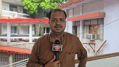 रायबरेली के विकास भवन के कई दफ्तर हुए पानी पानी, आफिस के अंदर जल भराव, टपक रही छत........
#रायबरेली #raebareli #NewsUpdate #newstoday #जलभराव #पानी #बारिश