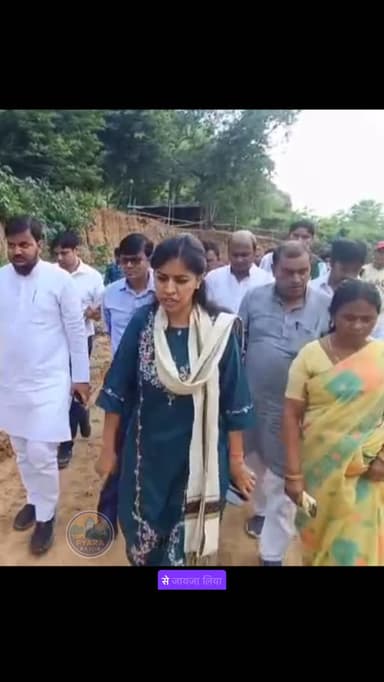 अपने राजगीर के ब्रह्मकुंड की सूखती धाराओं पर बड़ा एक्शन!
आखिर इन पवित्र धाराओं के पीछे छिपा सच क्या है? 🤔
आज जिला पदाधिकारी उदिता सिंह ने ब्रह्मकुंड सहित अन्य पवित्र कुंडों का निरीक्षण किया, निर्माणाधीन कार्यों का जायजा लिया और अधिकारियों को हर पहलू की गहन जांच के निर्देश दिए।
डीएम ने स्पष्ट कहा कि राजगीर के कुंड हमारी आस्था, संस्कृति और ऐतिहासिक विरासत की अमूल्य धरोहर हैं। यदि जांच में किसी भी प्रकार की लापरवाही या जिम्मेदारी सामने आती है, तो नियमानुसार सख्त कार्रवाई की जाएगी।#pyararajgir #rajgirkund