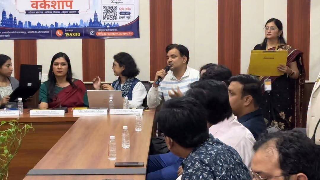 जिला सेवायोजन कार्यालय गौतमबुद्धनगर एवं टाटा कंसल्टेंसी सर्विसेज (TCS) के संयुक्त तत्वावधान में GNIOT, ग्रेटर नोएडा में एक दिवसीय कार्यशाला का आयोजन
युवाओं के कौशल विकास, रोजगार के अवसरों और करियर मार्गदर्शन को बढ़ावा देने के उद्देश्य से जिला सेवायोजन कार्यालय गौतमबुद्धनगर एवं टाटा कंसल्टेंसी सर्विसेज (TCS) के संयुक्त तत्वावधान में GNIOT, ग्रेटर नोएडा में एक दिवसीय कार्यशाला का सफल आयोजन किया गया। कार्यशाला में विद्यार्थियों एवं युवाओं को रोजगार संबंधी जानकारी, कौशल विकास, इंटरव्यू तैयारी तथा करियर निर्माण के विभिन्न पहलुओं पर विशेषज्ञों द्वारा मार्गदर्शन प्रदान किया गया।
#GautamBuddhNagar #GNIOT #TCS #Workshop #CareerGuidance #SkillDevelopment #Employment #JobOpportunities #DistrictEmploymentOffice #GreaterNoida #YouthEmpowerment #CareerDevelopment #TrainingProgram #NoidaNews #GreaterNoidaNews #NCRNews #Education #Placement #Students #EmploymentNews
