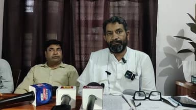 पूर्व विधायक बलवान पुनिया की प्रेस कॉन्फ्रेंस, अभिषेक शर्मा नेठराणा हत्या प्रकरण में आरोपियों की गिरफ्तारी की मांग भादरा जनसमस्याओं को लेकर कई जगह होंगे प्रदर्शन
#अभिषेक #bhadra Balwan Poonia M L A Balwan Poonia