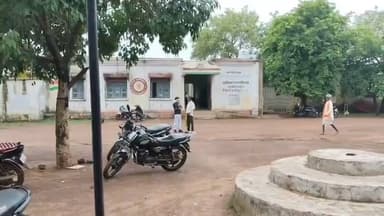अनिश्चित कालीन धरने पर बैठे विजयपुर विधायक मुकेश मल्होत्रा कराहल में आदिवासीयों को सरकारी भूमि का पट्टा देने, सीमांकन ओर नामांतरण करने ओर अतिक्रमण हटाने की मांग
#श्योपुर #कराहल #विजयपुर