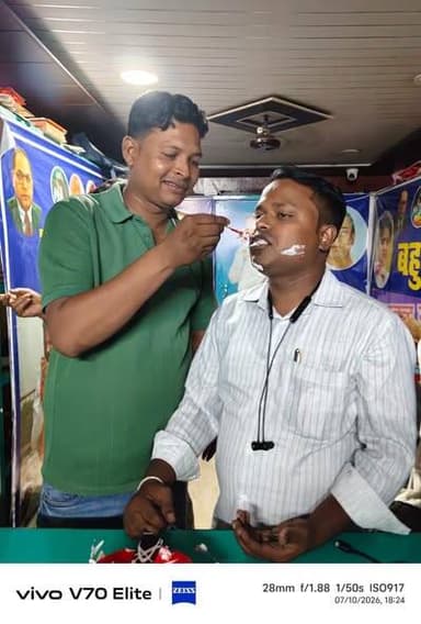 दैनिक जागरण के तहसील प्रभारी बड़े भाई अनंत प्रताप जी जन्मदिन को पूर्व प्रत्याशी डॉ धर्म सिंह गौतम जी के कैंप कार्यालय पर ही बड़े ही धूमधाम से मनाया गया