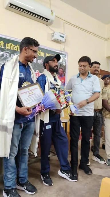 विश्व पैरा तीरंदाजी स्वर्ण पदक विजेता खिलाड़ी और कोच का सम्मान समारोह का आयोजन
#citilivejharkhand #foryouシ #fb #treandingpost