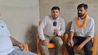 रोसड़ा का बेटा बना BDO! 🎉
रौशन सहनी ने BPSC परीक्षा पास कर प्रखंड विकास पदाधिकारी (BDO) बनने का सपना पूरा किया। उनकी इस शानदार सफलता से पूरे रोसड़ा क्षेत्र में खुशी की लहर है। सभी लोग उन्हें बधाई और उज्ज्वल भविष्य की शुभकामनाएं दे रहे हैं। 💐👏
#Rosera #RohtanSahni #BPSC #BDO #SuccessStory #BiharNews #Samastipur #PrideOfRosera #Inspiration #BiharSuccess #BreakingNews #ViralNews #BharatVani