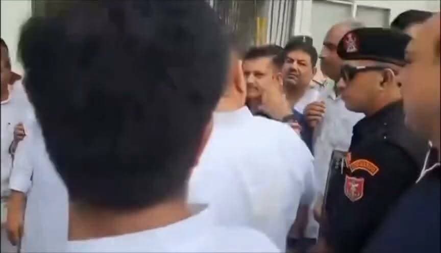 संजय झा से मुंह लगाना पड़ा भारी , विवादों से नाता वाले अरविंद कुमार उर्फ छोटू सिंह जदयू से निष्कासित हुए ..
छोटू का निष्कासन क्या अशोक चौधरी के लिए संकेत है ?
#viral #navvani