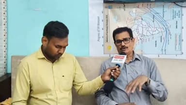 कानपुर नगर
9 से 12 जुलाई तक कानपुर मंडल में बदलेगा मौसम, उमस से नहीं मिलेगी राहत
कानपुर मंडल में 9 से 12 जुलाई तक मौसम का मिजाज बदला रहेगा। मौसम विशेषज्ञ डॉ. एस.एन. पांडे के मुताबिक इस दौरान तेज हवाओं के साथ हल्की से मध्यम बारिश, गरज-चमक और बिजली गिरने की संभावना है। हालांकि बारिश के बावजूद उमस से राहत नहीं मिलेगी। आज अधिकतम तापमान 32 डिग्री सेल्सियस और न्यूनतम 26.8 डिग्री सेल्सियस दर्ज किया गया। मौसम विभाग ने लोगों से गरज-चमक के दौरान खुले स्थानों, पेड़ों और बिजली के खंभों से दूर रहने की अपील की
- 10 से 12 जुलाई तक बदला रहेगा मौसम।
- हल्की से मध्यम बारिश और तेज हवाओं के आसार।
- गरज-चमक व बिजली गिरने की संभावना।
- बारिश के बावजूद उमस से राहत नहीं।
- अधिकतम तापमान 32°C, सामान्य से 4.6°C कम।
- गरज-चमक के दौरान सुरक्षित स्थान पर रहने की सलाह।
