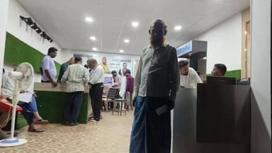 🔴 LIVE हजारीबाग नगर निगम, वार्ड संख्या 2
वार्ड पार्षद निखत यासमीन के कार्यालय में बीएलओ (BLO) द्वारा मतदाता सूची से संबंधित फॉर्म की जानकारी दी जा रही है तथा पात्र मतदाताओं के फॉर्म भरने का कार्य किया जा रहा है।
📹 देखिए LIVE कवरेज और जानिए मतदाता सूची में नाम जोड़ने, संशोधन एवं अन्य आवश्यक प्रक्रियाओं से जुड़ी महत्वपूर्ण जानकारी।
👍 वीडियो को Like करें, Share करें और अपने सुझाव Comment में जरूर दें।
#Hazaribagh #Ward2 #VoterList #BLO #ElectionUpdate #VoterRegistration #NagarNigam #NikhatYasmeen #Jharkhand #Live #FacebookLive #HazaribaghNews #ElectionNews #Voters #LocalNews