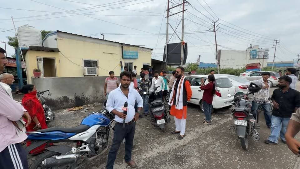 सौतेले बाप ने अपनी बेटी के साथ दुष्कर्म करने के किए प्रयास।
#Rudrapur #UdhamSinghNagar #CrimeNews #BreakingNews #UttarakhandNews #PoliceAction #MahilaSuraksha #ChildSafety #MinorProtection #ShockingIncident #LocalNews #HindiNews #ViralNews #JusticeForVictim #LawAndOrder #CrimeReport #NewsUpdate #SocialAwareness #POCSO #UttarakhandPolice
