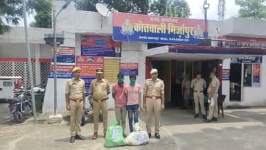 *TheSaharanpurVoice/News7*
*सच्चाई के साथ हरदम*
*👉🏾👉🏾मिर्जापुर पुलिस की त्वरित कार्रवाई, घर में चोरी करने वाले 2 आरोपी मात्र 12 घंटे के भीतर गिरफ्तार!!*
*👉🏾👉🏾चोरी का सामान बरामद, नशे की लत पूरी करने के लिए देते थे वारदात को अंजाम!!*
*मिर्ज़ापुर/सहारनपुर*
_वरिष्ठ पुलिस अधीक्षक अभिनंदन सिंह के निर्देशन में थाना मिर्जापुर पुलिस ने बड़ी सफलता हासिल करते हुए घर में चोरी की घटना का मात्र 12 घंटे के भीतर खुलासा कर दिया!! पुलिस ने दो आरोपियों को गिरफ्तार कर उनके कब्जे से चोरी किया गया सामान बरामद किया है!पुलिस के अनुसार 10 जुलाई 2026 को ग्राम नागल माफी निवासी परविता देवी की तहरीर पर घर से नकदी, लोहे के सरिया रिंग तथा मोमोज स्टीमर चोरी होने के संबंध में मुकदमा दर्ज किया गया था! मामले की गंभीरता को देखते हुए तेज तर्रार मिर्ज़ापुर थाना प्रभारी निरीक्षक सूबे सिंह के नेतृत्व में पुलिस टीम ने कार्रवाई करते हुए बादल उर्फ रीछ एवं रहमान को इन्द्रपुर–तालड़ा मार्ग से गिरफ्तार कर लिया!पूछताछ में आरोपियों ने बताया कि वे नशे के आदी हैं और अपनी जरूरतें पूरी करने के लिए दिन में बंद या खाली घरों की रेकी कर रात में चोरी की वारदात को अंजाम देते थे! चोरी का सामान बेचने जाते समय पुलिस ने उन्हें दबोच लिया!पुलिस ने आरोपियों के कब्जे से लोहे के सरिया के रिंग, तीन मोमोज स्टीमर (भगोने) सहित चोरी का सामान बरामद किया है! दोनों आरोपियों को न्यायालय में पेश किया जा रहा है!!_
Saharanpur Police District Magistrate Saharanpur #News7 #TheSaharanpurVoice #Saharanpur #MirzapurPolice #SaharanpurPolice #PoliceAction #CrimeNews #BreakingNews #HouseTheft #TheftCase #Arrested #Recovery #UPPolice #UttarPradesh #LawAndOrder #Behat #Mirzapur #CrimeUpdate #HindiNews #LatestNews