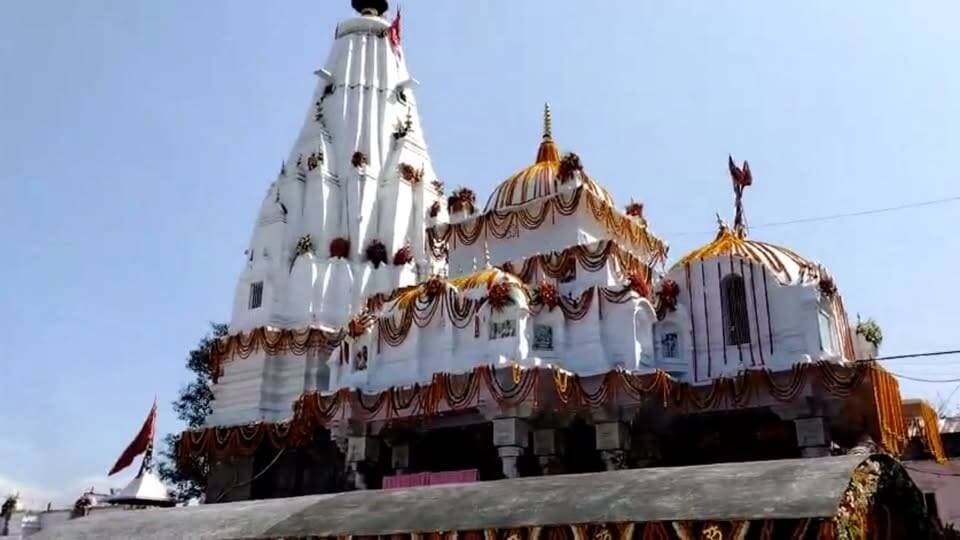 हिमाचल के मंदिरों में दान-चढ़ावे पर होगी कड़ी नजर, सरकार अलर्ट, सख्त SOP लागू
https://youtu.be/5kWORVz_Cfs
#Himachalgovernment #alert #Ayodhyadispute #SOP #government #temples #Donation #CCTV #ewn24news #choiceofhimachal #himachalnews #himachalbreakingnews #HimachalPradesh