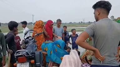 पवंर गांव में ट्रैक्टर की टक्कर से महिला की मौत, पुलिस जांच में जुटी।
#prayagrajnews