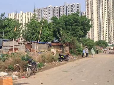 #ग्रेटरनोएडा
थाना-बिसरख की निराला स्टेट चौकी के छोटी मिलक मंदिर के सामने अवैध मीट की 6-7 दुकानें खुली हुई हैं
स्थानीय लोग विरोध करते हैं
तो मांस विक्रेता कहते हैं कि हमारी चौकीइंचार्ज से सेटिंग है
हम दुकान बंद नहीं करेंगे
@112UttarPradesh
@noidapolice
@DCPCentralNoida
@Uppolice https://t.co/NtJYorfIyX