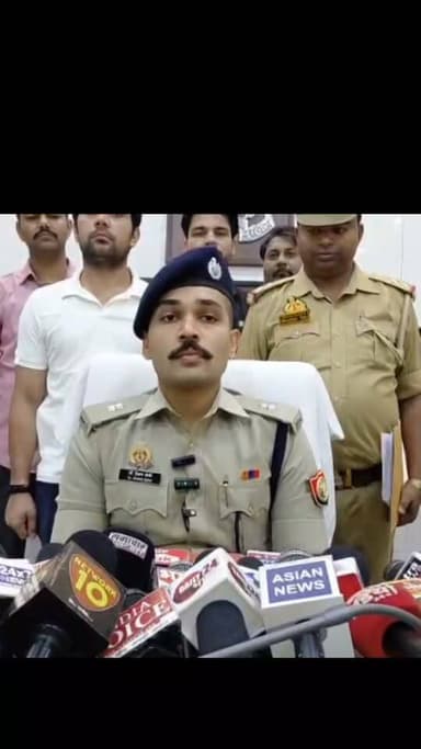 थाना एट पुलिस एवं स्वाट/सर्विलांस की संयुक्त टीम द्वारा लूट की घटना का सफल अनावरण करते हुये 03 अभियुक्तगण को गिरफ्तार करने के सम्बन्ध मे अपर पुलिस अधीक्षक जालौन की बाइट ।