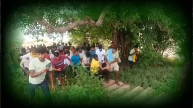 बांका के बदुआ डैम में बड़ा हादसा | नहाने के दौरान 2 युवकों की डूबकर मौत | Badua Dam
बांका जिले के बेलहर प्रखंड स्थित बदुआ डैम में शनिवार को एक दर्दनाक हादसा हो गया। मुंगेर जिले के संग्रामपुर थाना क्षेत्र के बड़ौनीया गांव से आए पांच युवक स्नान करने पहुंचे थे। इसी दौरान दो युवक गहरे पानी में डूब गए, जिनकी मौत हो गई। स्थानीय ग्रामीणों की मदद से तीन अन्य युवकों को सुरक्षित बचा लिया गया। पुलिस ने दोनों शवों को पोस्टमार्टम के लिए सदर अस्पताल, बांका भेज दिया है।
इस वीडियो में देखें:
बदुआ डैम हादसे की पूरी जानकारी
मृतकों की पहचान
ग्रामीणों का रेस्क्यू
पुलिस की कार्रवाई
Banka Breaking News Today
Banka Update पर देखें बांका और बिहार की हर बड़ी और भरोसेमंद खबर।
#BankaNews #BaduaDam #Belhar #BreakingNews #BiharNews BankaUpdate Drowning AccidentNews Munger Sangrampur BaduaDamNews BankaBreakingNews BiharBreakingNews LocalNews HindiNews
Banka News, Banka News Today, Badua Dam, Badua Dam Banka, Belhar News, Banka Breaking News, Bihar News, Drowning News, Badua Dam Accident, Munger News, Sangrampur News, Banka Update, Hindi News, Local News Bihar, Banka Latest News, Belhar Badua Dam, Bihar Breaking News, Today News Banka