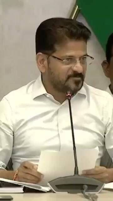 తెలంగాణ రిటైర్డ్ ఇంజన్ ఆయిల్ బుక్కులో వేయాలి రేవంత్ రెడ్డి.