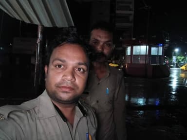#रात्रि_गश्त_व_चेकिंग #SPBallia श्री ओमवीर सिंह के निर्देशन में जनपद में शांति,सुरक्षा एवं कानून व्यवस्था बनाए रखने के दृष्टिगत #Ps_सिकन्दरपुर पुलिस द्वारा रात्रि में निरन्तर भ्रमणशील रहते हुए संदिग्ध व्यक्तियों/वाहनो की चेकिंग की जा रही है। #बलिया #BalliaPolice
@dgpup
@Uppolice https://t.co/UvkORxr5tW