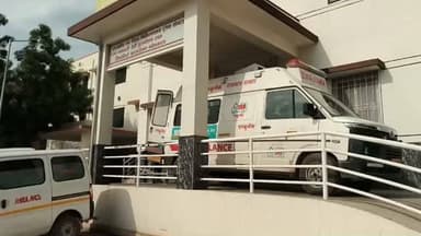 फतेहपुर के सरदारपुरा निवासी 34 वर्षीय भवानी सिंह पुत्र उम्मेद सिंह की सालासर नेशनल हाईवे पर अज्ञात वाहन की टक्कर में गंभीर रूप से घायल हो गए। हादसे की सूचना पर 108 एंबुलेंस मौके पर पहुंची और उन्हें राजकीय उपजिला अस्पताल फतेहपुर लेकर आई। यहां चिकित्सकों ने जांच के बाद उन्हें मृत घोषित कर दिया। शव को अस्पताल की मोर्चरी में रखवाया है। #follower #instagood #reelstrending #fatehpur