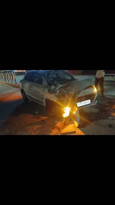 बालेसर में देर रात सड़क हा**दसा, तेज रफ्तार स्विफ्ट कार डंपर से ट**कराई, दो घा**यल