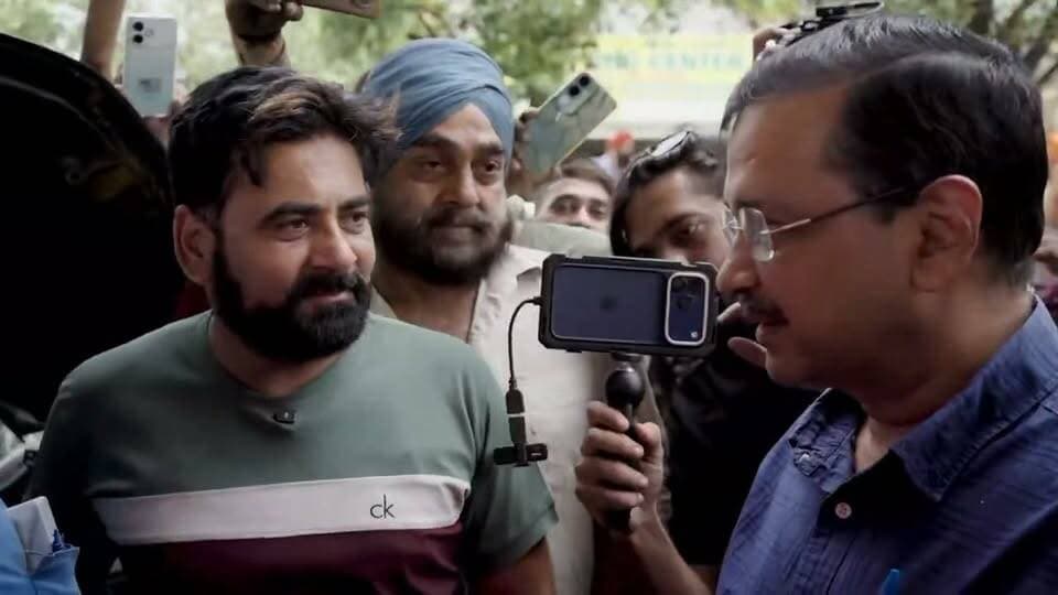 E20 पेट्रोल पर भड़के केजरीवाल! बोले– गाड़ियां खराब, माइलेज कम... सरकार जवाब दे
#ArvindKejriwal #AAP #E20 #Ethanol #Petrol #Fuel #Mileage #Delhi #ModiGovernment
