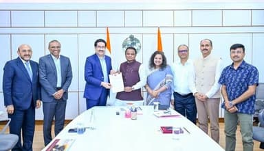 Kumar Mangalam Birla Meets CM
Aditya Birla Group Proposes ₹12,000 Crore Investment for Expansion of Kansariguda Alumina Refinery
Refinery Capacity to be Enhanced from 1 to 3 MTPA
Aluminium Central to our Vision of Metal Value Addition - CM
Bhubaneswar,
July 11, 2026:
Chief Minister Shri Mohan Charan Majhi today held a discussion with Mr. Kumar Mangalam Birla, Chairman, Aditya Birla Group, to review the progress of the Group’s ongoing and proposed investments across the State.
The meeting provided a platform to discuss the implementation of major projects being undertaken by the Group in Odisha and identify measures for their timely facilitation.
Discussions also focused on further expansion of the Aditya Birla Group’s presence in sectors where it does not currently have significant operations in the State.
A major outcome of the meeting was the Group’s proposal to expand its greenfield alumina refinery project at Kansariguda in Kashipur Tehsil of Rayagada district. The project is being developed by Hindalco Industries Limited.
The refinery was initially envisaged with a capacity of 1 million tonnes per annum and an investment of approximately ₹8,000 crore.
Considering the long-term potential of the project and the proactive support extended by the Government of Odisha, the Group has proposed an additional investment of approximately ₹12,000 crore to enhance the refinery’s capacity by another 2 million tonnes per annum.
With the proposed expansion, the total capacity of the Kansariguda refinery will increase to 3 million tonnes per annum, with an overall investment of approximately ₹20,000 crore.
The project is expected to generate substantial direct and indirect employment and create further opportunities for local enterprises, service providers and downstream industries.
Welcoming the proposal, Chief Minister Shri Majhi said that Odisha’s mineral strength must translate into greater value addition, advanced manufacturing and