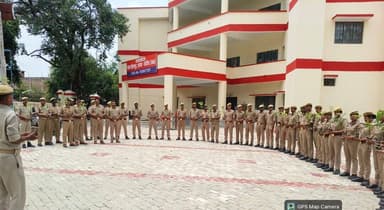 पुलिस अधीक्षक देवरिया के निर्देशन में "एक पेड़ माँ के नाम" अभियान के क्रम में थाना श्रीरामपुर पुलिस द्वारा अपने थाना एवं चौकी परिसर में विभिन्न प्रजातियों के छायादार, फलदार एवं औषधीय पौधों का रोपण कर पर्यावरण संरक्षण का संदेश दिया गया। https://t.co/kjmUjektBU