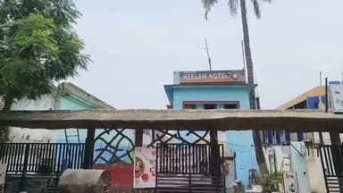 SMS News Bureau Rourkela
ନିଲମ ହୋଟେଲ ନିଜେ ହଟାଇଲା ଅନାଧିକୃତ ସଂପ୍ରସାରଣ।
ସେଲ୍ ଆରଏସପି କୋର୍ଟ ରେ ବିଜୟ ପରେ ଆମ୍ବାଗାନ ଛକ ନିକଟରେ ଥିବା ନିଲମ ହୋଟେଲ କୁ ଏହାର ବାମ ପାର୍ଶ୍ଵ ରେ ହୋଇଥିବା ଅନାଧିକୃତ ସଂପ୍ରସାରଣ ହଟାଇବା ପାଇଁ ନୋଟିସ ଜାରି କରାଯାଇଥିଲା।ଆରଏସପି ନୋଟିସ୍ ପରେ ନିଲମ ହୋଟେଲ ପକ୍ଷରୁ ନିଜ ପ୍ରଚେଷ୍ଟାରେ ଅନାଧିକୃତ ସଂପ୍ରସାରଣ ହଟାଯାଇଛି।