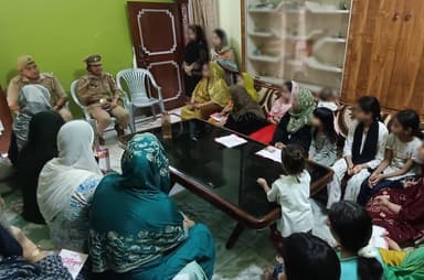 #SSP @moradabadpolice के निर्देशन में MST थाना कांठ द्वारा #MissionShakti5 अभियान फेज-5 के तहत भ्रमणशील रहकर महिलाओ/बालिकाओ को हे0नं0-1090,112,181,1098,1930,1076 से प्राप्त होने वाली सुविधाओ आदि के बारे मे जागरूक किया गया ।
#नारी_सुरक्षा_सम्मान_स्वावलंबन https://t.co/69gz4kg59P